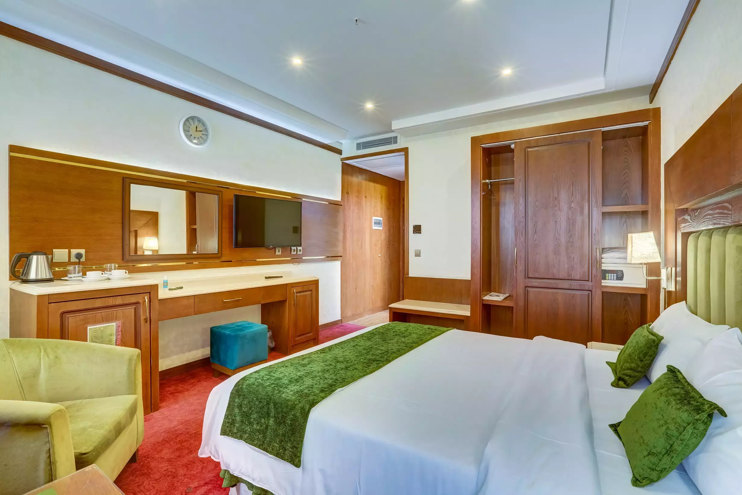 Alibaba https://cdn.alibaba.ir/ostorage/hotel-accommodation-images/69d3c4341c3fc56fd6b85fca_دبل استاندارد (2).webp